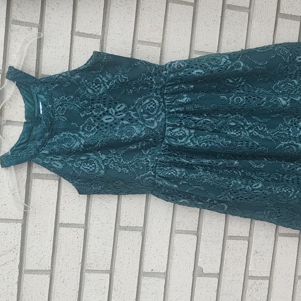 Green Dress - Picture 7 of 11